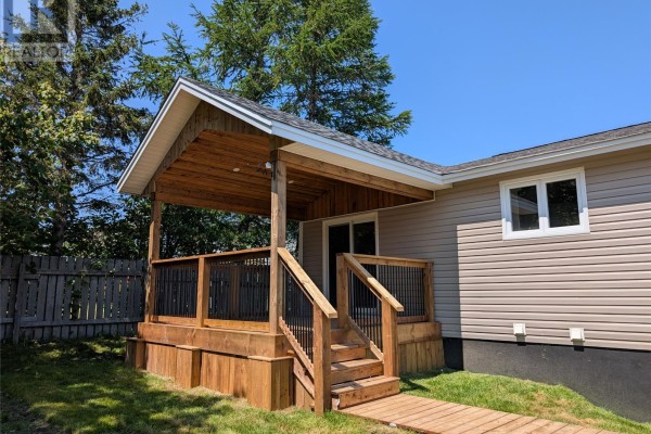 7 Norman Drive, Mount Pearl, NL, photo 2