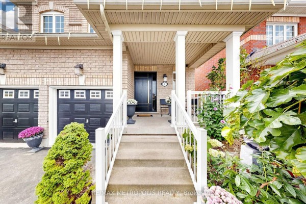 7 Oceanpearl Crescent, Whitby, ON L1N0C5 Photo 3