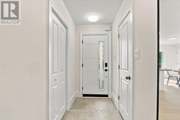 7 Parkside Drive, East Gwillimbury, ON L9N1G2 Photo 2