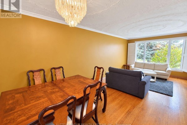 7 Pecan Court, Toronto, ON M3L1R6 Photo 3