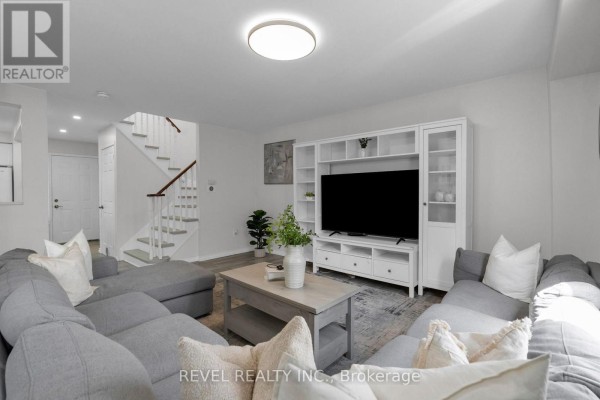 7 Penton Drive, Barrie, ON L4N7A3 Photo 5