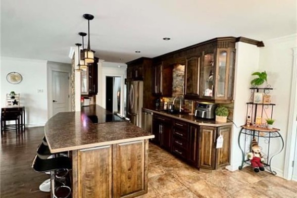 Bath (# pieces 1-6) - 7 Perron, Atholville, NB E3N5L2 Photo 4