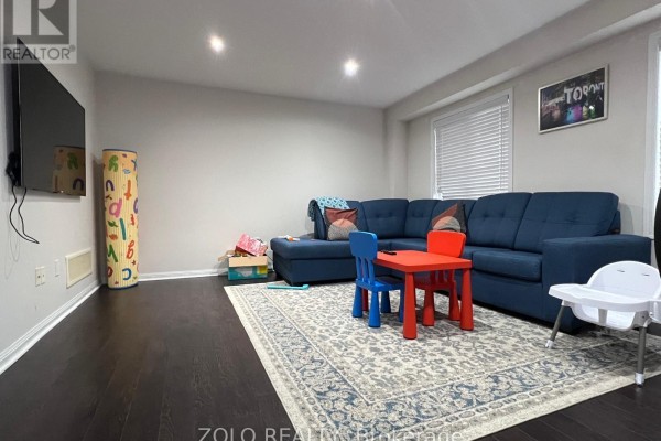 Living room - 7 Poppythorn Road, Brampton, ON L7A0R1 Photo 2
