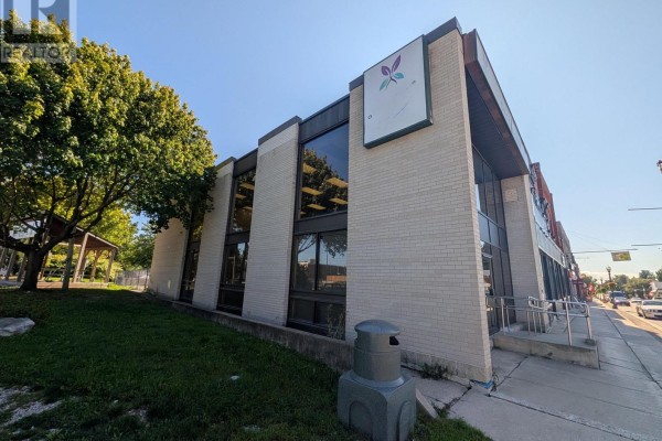 7 Queen Street W, Springwater, ON L0L1P0 Photo 3