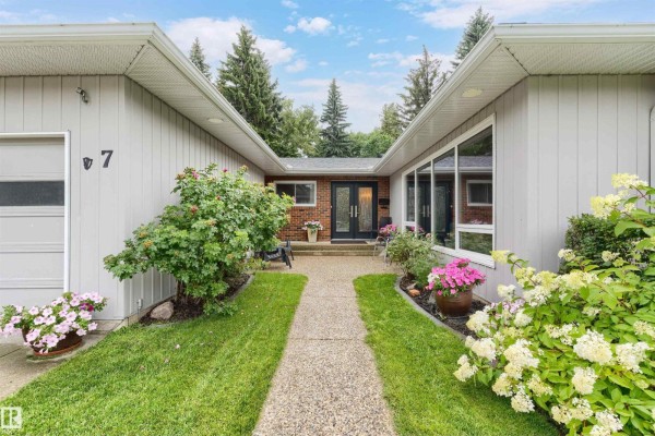 7 Quesnell Cr Nw, Edmonton, AB, photo 2