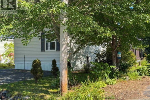 7 Richards Street, Bridgewater, NS, photo 2
