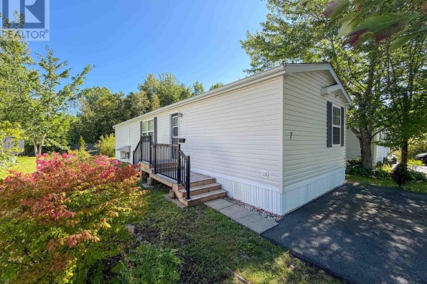 7 Richards Street, Bridgewater, NS, photo 3