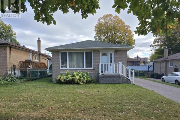 7 Scotchdale Avenue, Toronto