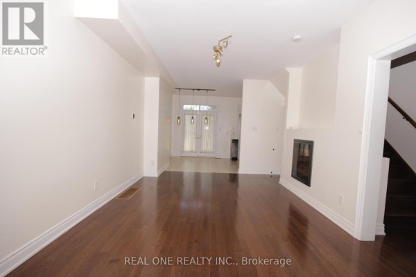 Bedroom 3 - 7 Slingsby Lane, Toronto, ON M2N0H7 Photo 5