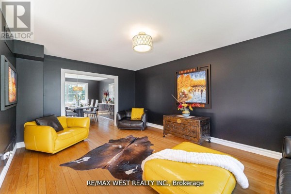 7 Stewart Crescent, Essa, ON, photo 3