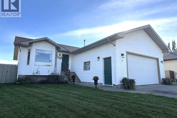 7 Stiles Cove, Whitecourt