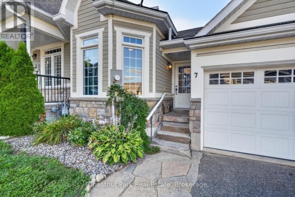 Foyer - 7 Stormont Court, Bracebridge), ON P1L0B7 Photo 5