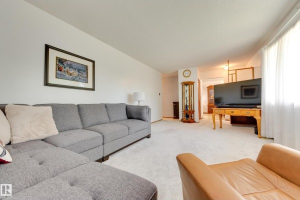 Family room - 7 Strathcona Pl, Sherwood Park, AB T8A1G1 Photo 4