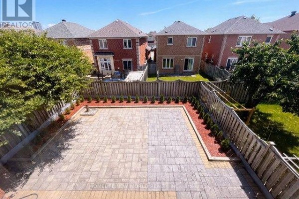 7 Symphony Gate, Markham, ON, photo 3
