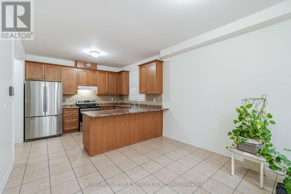 Family room - 7 Toddville Road, Brampton, ON L6P3J2 Photo 5