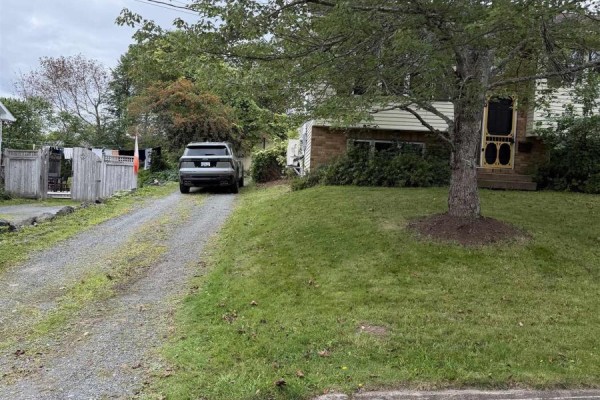 7 Viewville     B2g 1e1, Antigonish, NS, photo 2