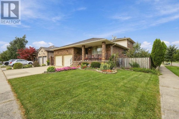 7 Vinehill Drive, Hamilton, ON L8G4Z1 Photo 2