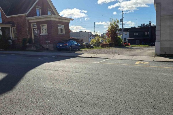 7 William Street E, Smiths Falls, ON K7A1C1 Photo 3
