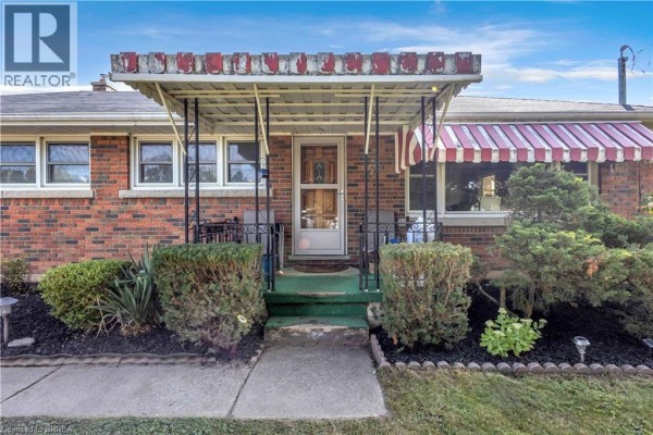 7 Willowdale Street, Brantford, ON, photo 3