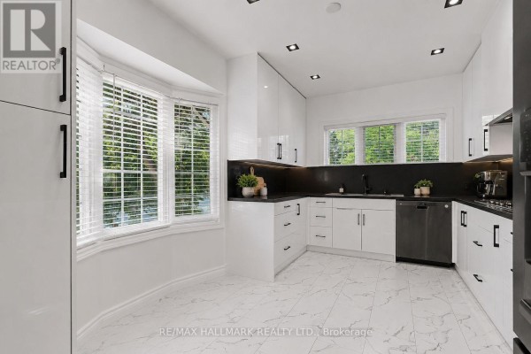 Kitchen - 70 - 190 Harding Blvd Boulevard W, Richmond Hill, ON L4C0J9 Photo 5