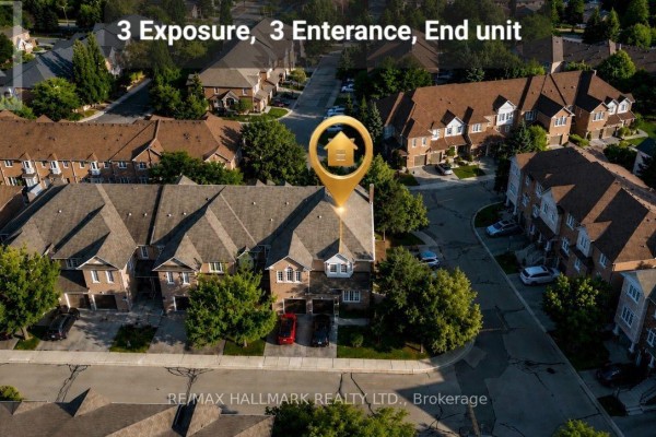 Aerial view of a townhouse complex in a suburban neighborhood with tree-lined streets. - 70 - 190 Harding Boulevard W, Richmond Hill