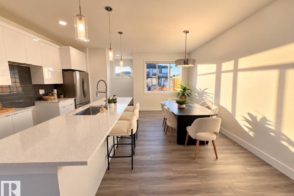Kitchen - #70 16231 19 Av Sw, Edmonton, AB T6W5C6 Photo 3
