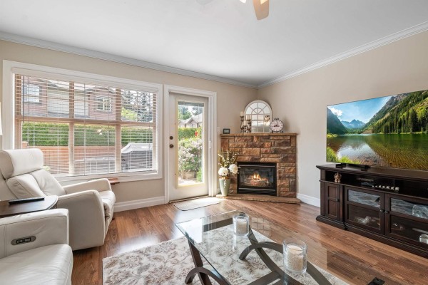 Living room - 70 6887 Sheffield Way, Sardis East Vedder, Chilliwack, BC V2R5V5 Photo 3
