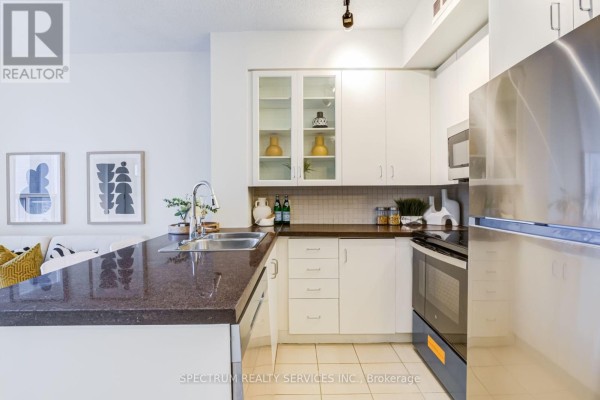 70 Alexander Street, Toronto, ON M4Y3B6 Photo 5