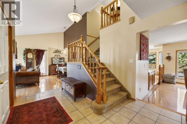 Living room - 70 Balsam Crescent, Olds, AB T4H1L1 Photo 5