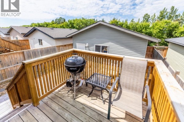 4pc Bathroom - 70 Brigham Road, Moose Jaw, SK S6K0A7 Photo 3