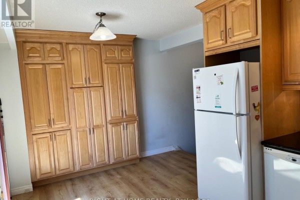 Primary Bedroom - 70 Carisbrooke Court, Brampton, ON L6S3K1 Photo 4