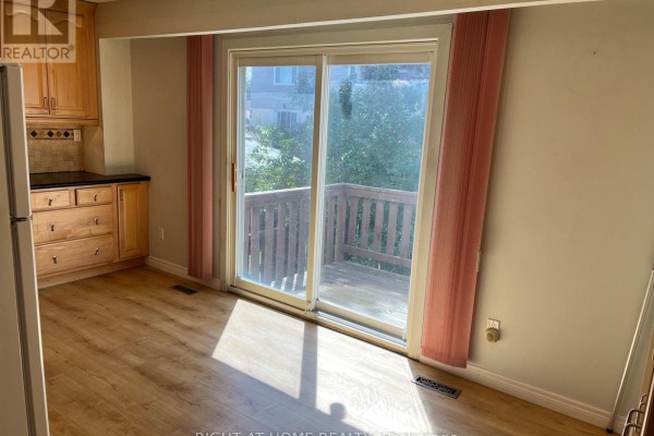 Bedroom 2 - 70 Carisbrooke Court, Brampton, ON L6S3K1 Photo 5