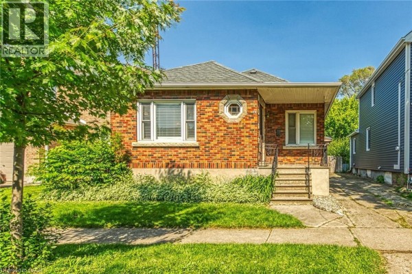 70 Concord Avenue, St  Catharines, ON, photo 2