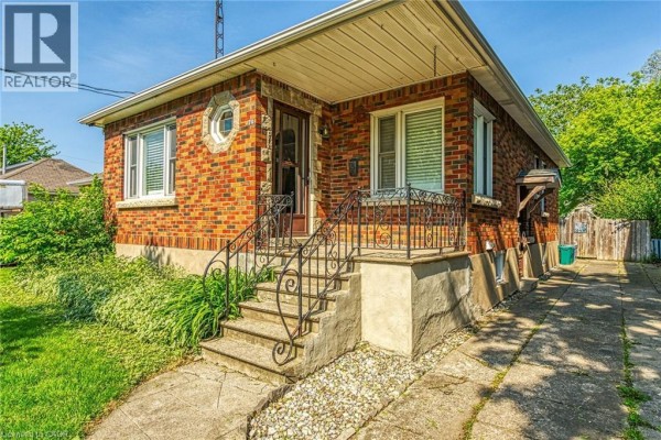 70 Concord Avenue, St  Catharines, ON, photo 3