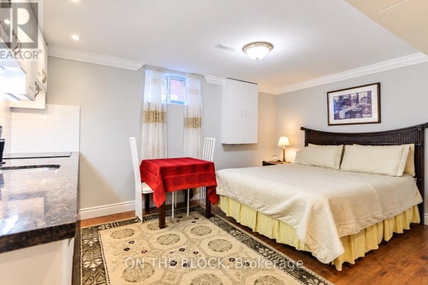 70 Dalmatian Crescent, Toronto, ON, photo 2