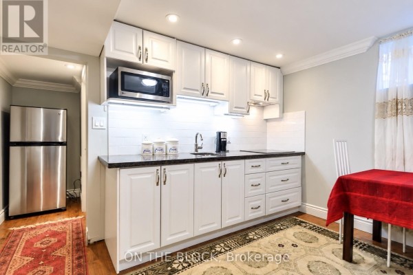 70 Dalmatian Crescent, Toronto, ON, photo 3