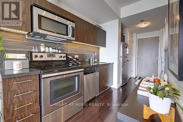 Primary Bedroom - 805 - 70 Distillery Lane, Toronto, ON M5A0E3 Photo 4