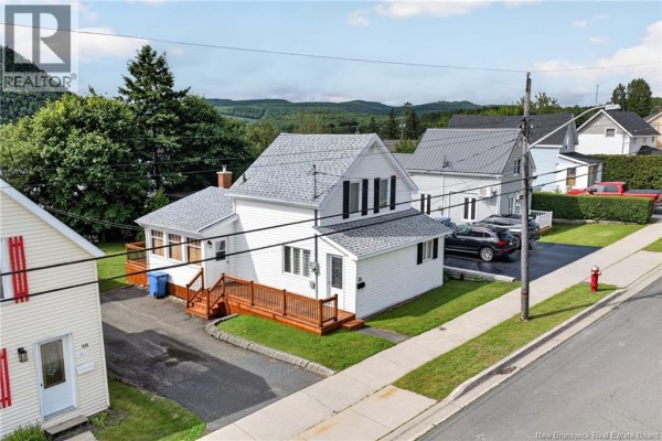 4pc Bathroom - 70 Duncan, Campbellton, NB E3N2K9 Photo 3