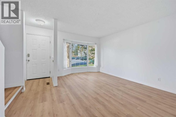 Primary Bedroom - 70 Edgeburn Crescent Nw, Calgary, AB T3A4J3 Photo 4