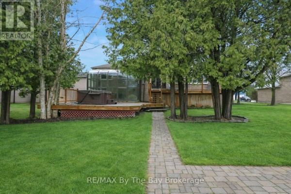 Primary Bedroom - 70 Fairway Crescent, Wasaga Beach, ON L9Z1B8 Photo 4