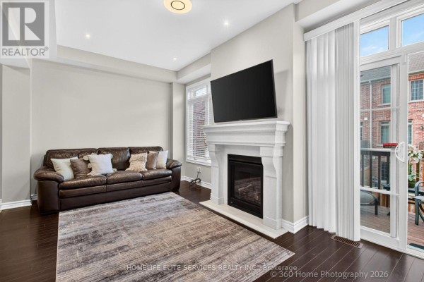 Family room - 70 Farooq Boulevard, Vaughan, ON L4L1A6 Photo 4