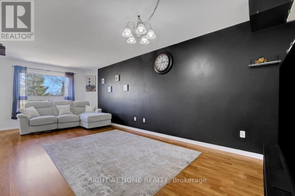 Dining room - 70 Frieday Street, Arnprior, ON K7S0A6 Photo 5