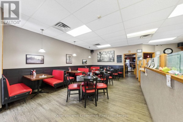 70 Main Street, Penetanguishene, ON, photo 3