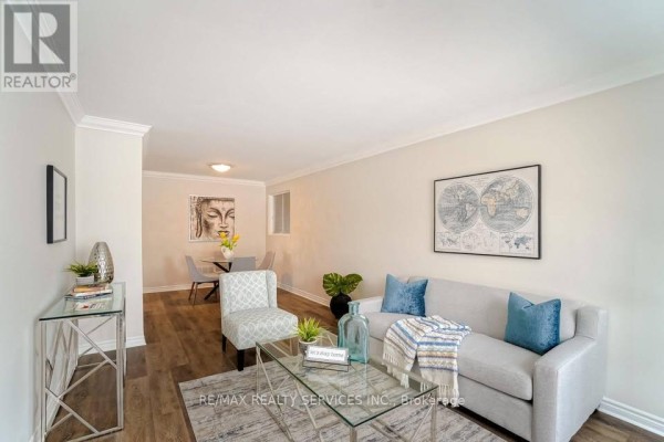 70 Montjoy Crescent, Brampton, ON, photo 2