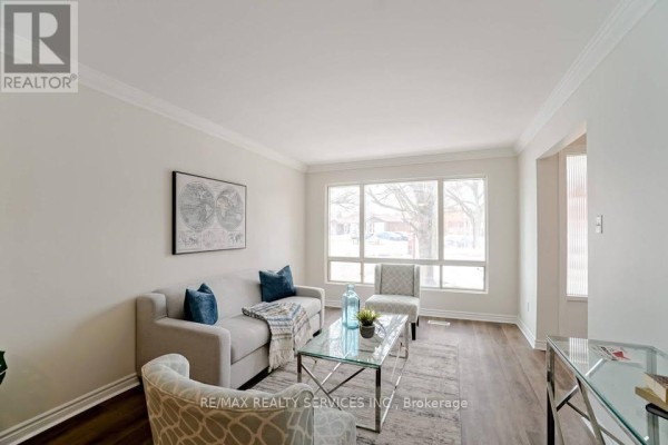 70 Montjoy Crescent, Brampton, ON, photo 3