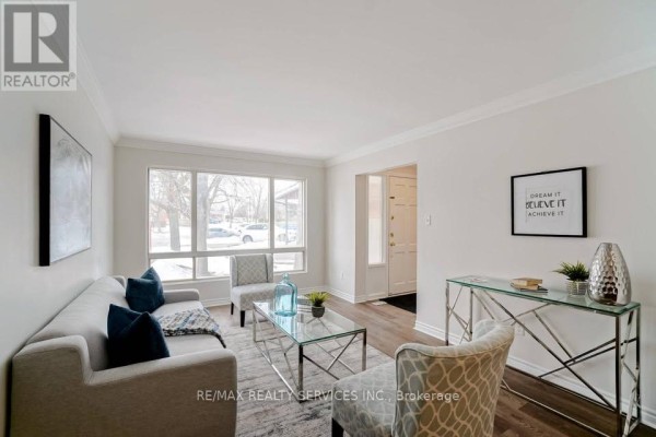 70 Montjoy Crescent, Brampton, ON L6S3E7 Photo 4