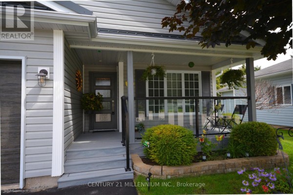 70 Pennsylvania Ave, Wasaga Beach, ON, photo 2
