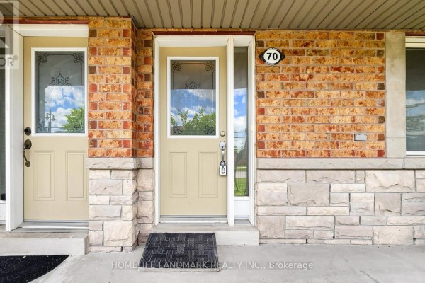 Living room - 70 Sanctuary Way, Markham, ON L6E0C2 Photo 2