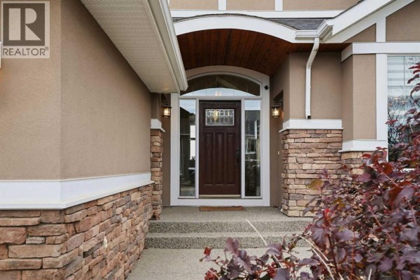 5pc Bathroom - 70 Sheep River Heights, Okotoks, AB T1S2B6 Photo 2