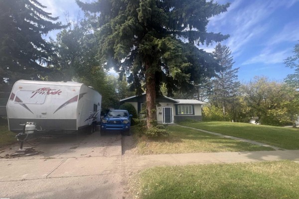 Family room - 70 Sunset Bv, St  Albert, AB T8N0N9 Photo 4
